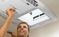 Dometic FreshLight 2200 Dachklimaanlage Mit Dachfenster -Dometic Verkäufe 238586 2384365