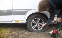 E-Trailer E-Pressure Reifendrucksensoren Für Smart Trailer System 2 Stück 9 E-Trailer E-Pressure Reifendrucksensoren Für Smart Trailer System 2 Stück -Dometic Verkäufe 323214 2683615