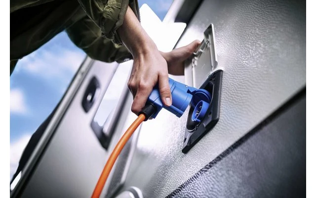 Brennenstuhl CEE Adapterleitung Mit Winkelkupplung Orange 1,5 M 2 Brennenstuhl CEE Adapterleitung Mit Winkelkupplung Orange 1,5 M – Bild 2