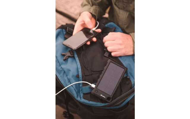 Sandberg 420-53 Outdoor Solar Powerbank Schwarz 10000 MAh 2 Sandberg 420-53 Outdoor Solar Powerbank Schwarz 10000 MAh – Bild 2