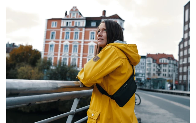 Fidlock Hermetic Sling Bag Wasserdichte Bauch- Und Schultertasche Schwarz 1 Fidlock Hermetic Sling Bag Wasserdichte Bauch- Und Schultertasche Schwarz