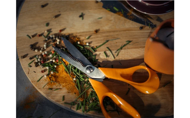 Fiskars Classic Papierschere 17 Cm 4 Fiskars Classic Papierschere 17 Cm – Bild 4